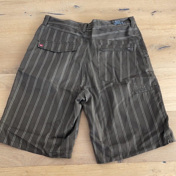 Quicksilver shorts - Picture 2 of 5